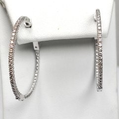 14k White Gold Round Brilliant Diamonds Oval Shaped Hoop Earrings 3.73 Ctw