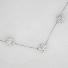 16" 14k White Gold Three Flower Diamond Necklace 2.15 Ctw