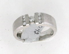 14k White Gold Men's Round Cut Center Stone with Round Cut Channel Set Solitaire Wedding Band 0.42 Ctw 