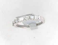 14k White Gold Round Cut and Baguette Diamonds Wedding Band 0.58 Ctw 
