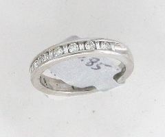 14k White Cut Round Cut Diamonds and Diamond Bauguette Engagement Band 0.85 Ctw 