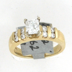 14k Solid Yellow Gold Princess Cut Diamond Center Stone with Round Cut Side Stones Engagement Ring 0.84 Ctw 