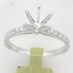 14k White Gold Round Cut Diamonds Engagement Ring