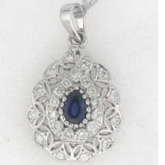 14k White Gold Pear Shape Center Stone Diamond Halo Pendnt with Veil